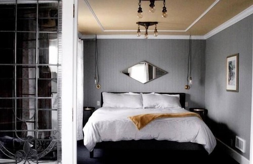 Seaview Hotel | King Suite with Balcony at Shelburne Hotel