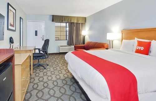 Ingleside Hotel | King Unit w/Free Breakfast + Pool Near Nature Preserve
