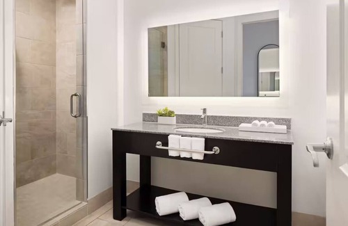 Belle Vista Hotel | King with View and Balcony at The Hotel Zamora, Free Parking, Pets Allowed