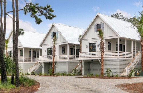 Johns Island House | “Kingfisher” (3029 Southerly Way) 2 person creekside bungalow at Kiawah River