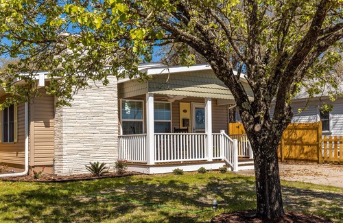 Morehead City House | Kingfisher - Beautifully Remodeled Bungalow, Come Relax, Breathe and Enjoy!