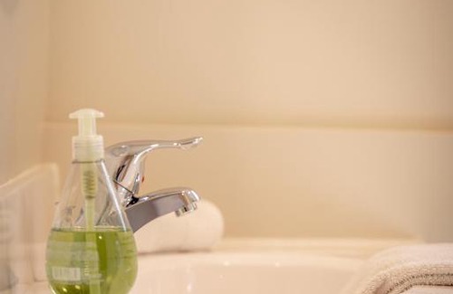 Leamington House | KingFisher Lakehouse - Make Forever Memories Here!