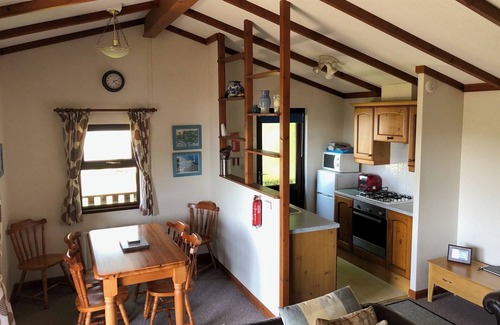 Osmington Mills Cabin | "Kingfisher Lodge" with Sea Views in a Peaceful Location