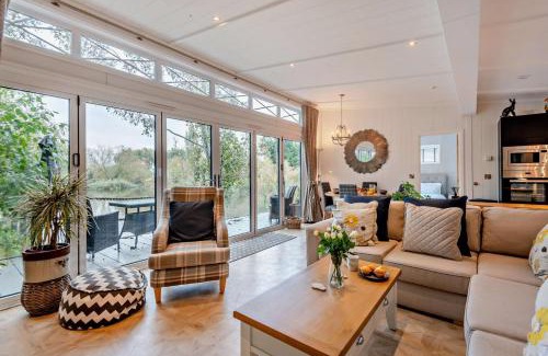 Welney House | Kingfisher Lodge