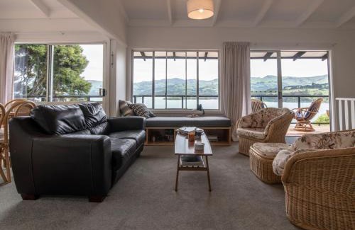 Akaroa House | Kingfisher's Perch - Takamatua Holiday Home