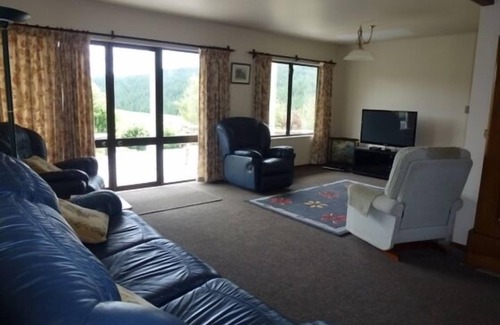 Ngaruawahia Other | Kings Ridge Cottage. Peaceful and Relaxing