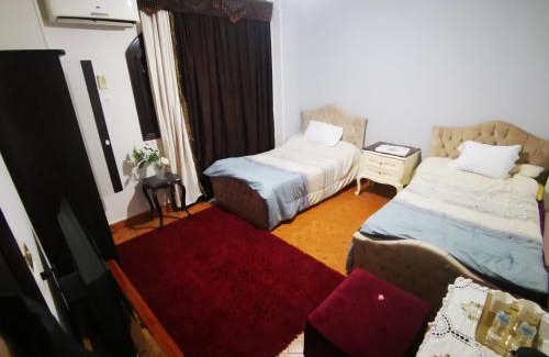 Pyramids Gardens House | Kingshaven