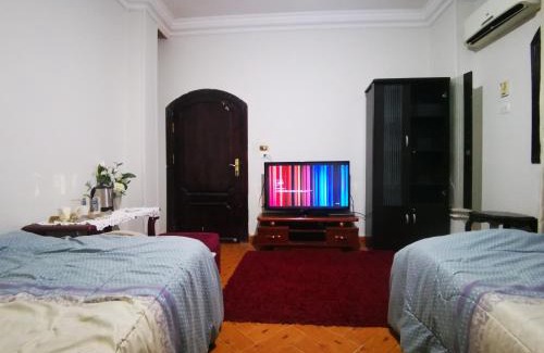 Pyramids Gardens House | Kingshaven