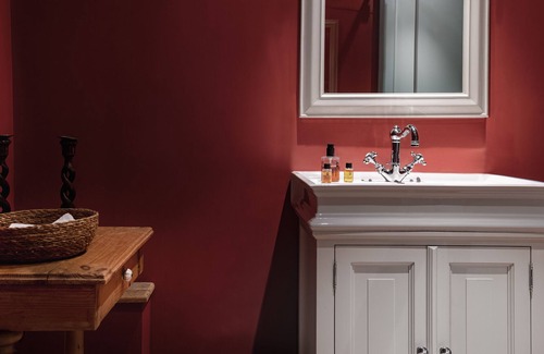 Historical Center Bruges Apartment | Kingsize room with luxurious bathroom in the historic center.