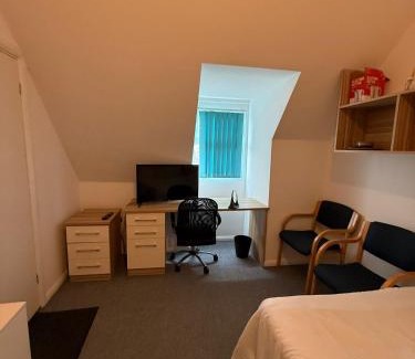 Northampton House | Kingsley Park Bridge Rooms