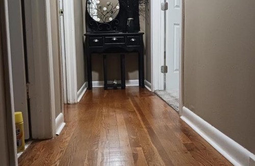 Hampton House | Kingston's Beaux (Bay) 1