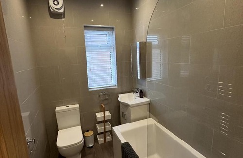 Birkenhead House | Kirkland Avenue