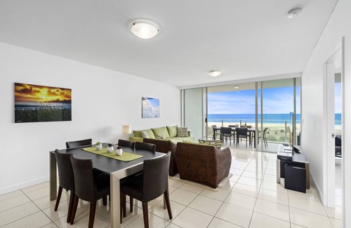 Coolangatta Apartment | Kirra Beach 506 Pure Ocean Views