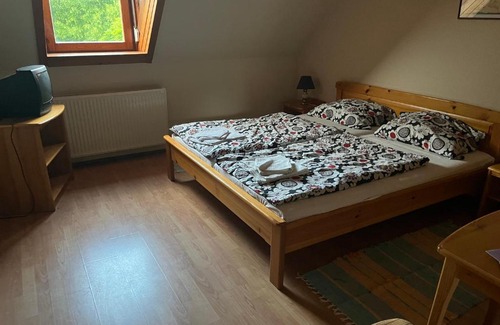 Zalaszentgrot House | Kis korona vendégház