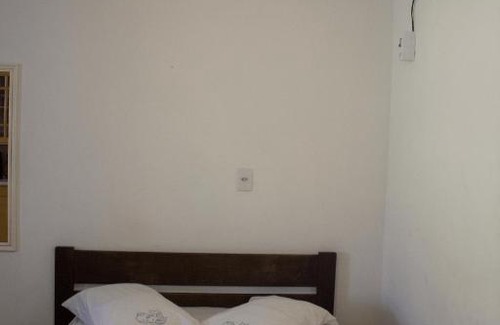 Ubatuba House | Kitnet conceito aberto 80 m da praia