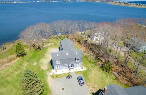 Biddeford Pool House | KITTYCOVE ...#39179 ....Beautiful waterfront home on Biddeford Pool's Back Bay