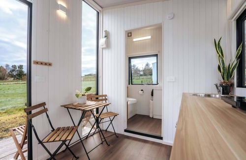 Waitoki House | Kiwi Farm Cabin 1 by Tiny Away