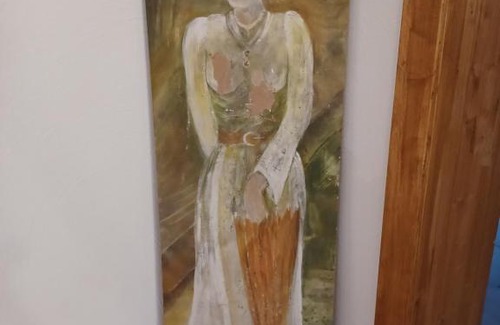 Steinhoefel Apartment | Kleine Galerie Apartment für 3 mit Küche Kamin Netflix Parken und Hofladen