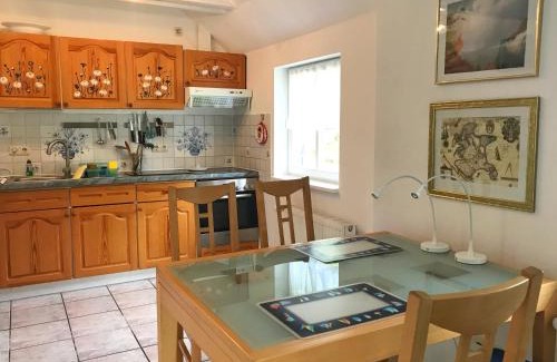 Nardevitz House | Kleine reetgedeckte Doppelhaushälfte in idyllischer Lage