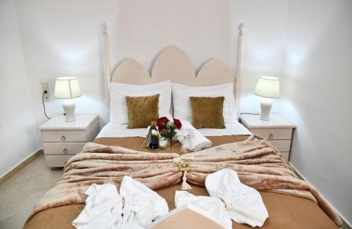 Kamilari Apartment | Kleopatra Deluxe Apt with priavte Jacuzzi