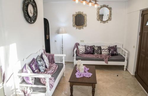 Kamilari Apartment | Kleopatra Deluxe Apt with priavte Jacuzzi