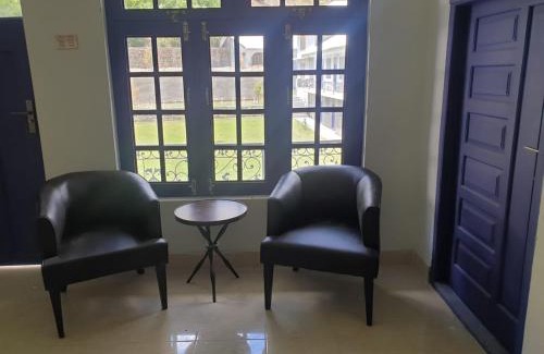 Brun Hotel | Knights Inn Droshp