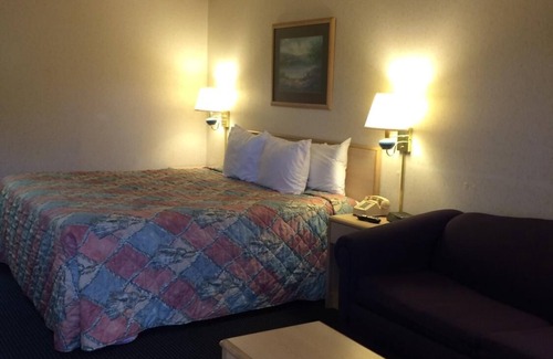 Newport Hotel | Knights Inn Newport, TN