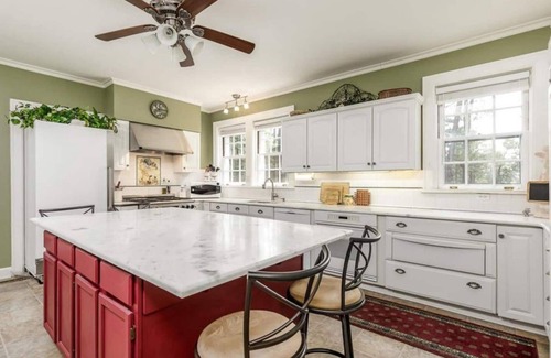Southern Pines Villa | Knollwood Manor - Historic Mansion Overlooking the Famous Mid Pines Golf Course
