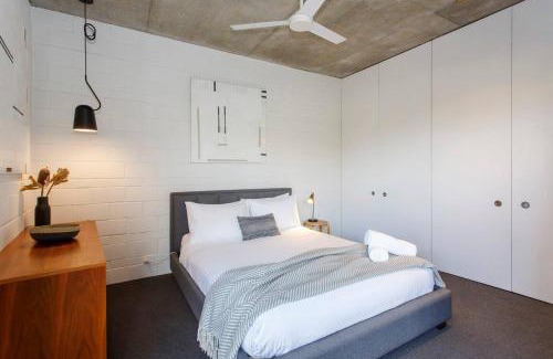 Fremantle Apartment | Knutsford Modern - Art Precinct walk to Freo
