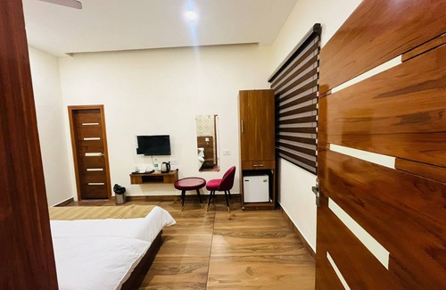 Saharanpur Hotel | KOKO Stay