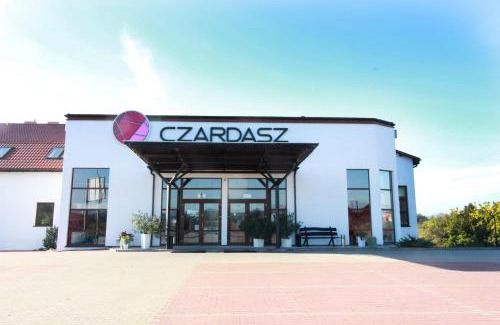 Zlawies Wielkie Apartment | Kompleks Bankietowo- Konferencyjny Czardasz
