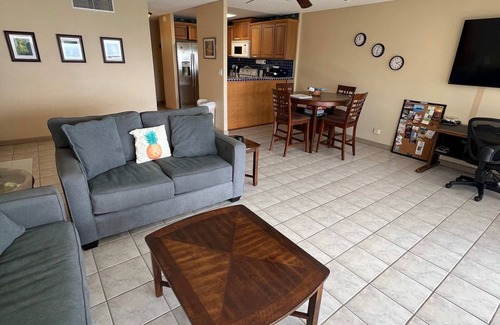 Kailua-Kona Condo | Kona Alii | Oceanview Pool Shops & Restaurants