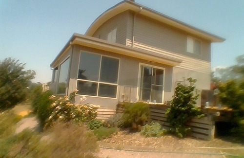 Clunes Bed & Breakfast | Kookaburra Walk About.