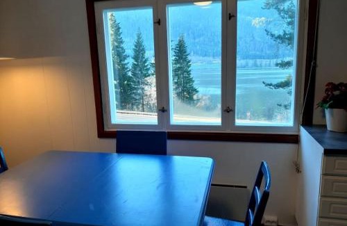 Tretten House | Koselig blått hus - utsikt Losna