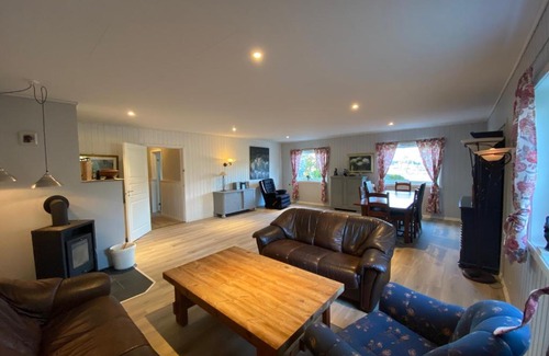 Selje House | Koselig rom i vakre omgivelser - Selja