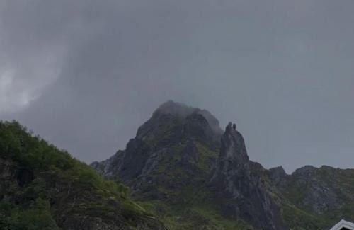 Svolvaer Apartment | Koselig studioleilighet i Svolvær - Lofoten ved Svolværgeita, Djevelporten