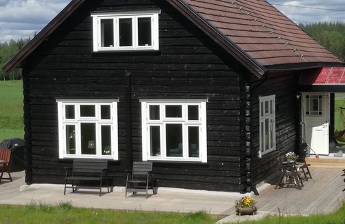 Modum House | Koselig Verneverdig hus fra 1803 i de Norske Skogene, Kjæledyr Etter Avtale