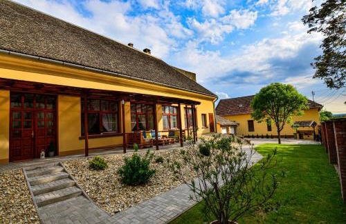 Tolna Apartment | Kossuth Vendégház