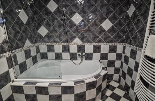 Tolna Apartment | Kossuth Vendégház