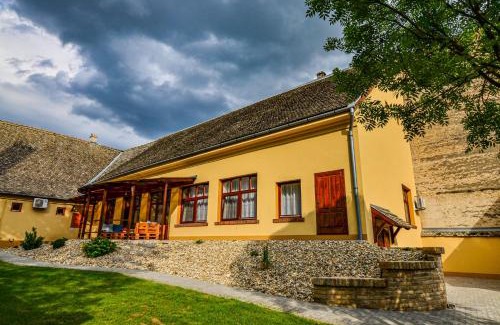Tolna Apartment | Kossuth Vendégház