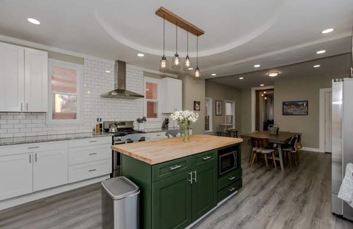 Latonia House | Kozy Korners: Homey, Walkable, 1 mile to DT Cincy!