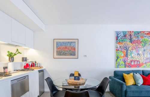 Darling Harbour Apartment | KozyGuru | Barangaroo | Waterfront Views Studio
