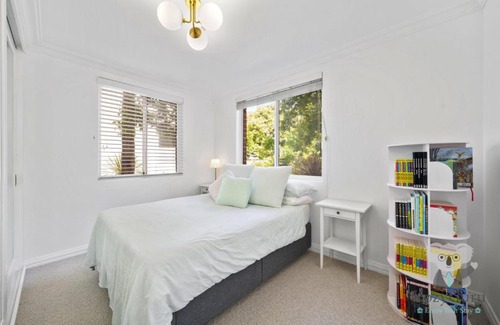 Bellevue Hill Apartment | KozyGuru Bellevue Hill Lovely 2 Bed Apt Free Parking NBH214