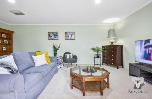 Glen Waverley Apartment | KozyGuru Glen Waverley Family Home & Backyard