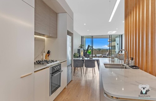 Banksmeadow Apartment | KozyGuru | Pagewood | Cosy Clean 2Bed Apt