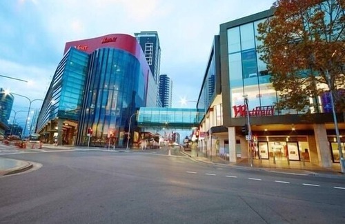 Parramatta Apartment | KozyGuru | Parramatta | Clean APT | Free Wi-Fi
