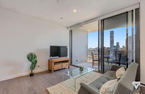 South Brisbane Apartment | KOZYGURU SOUTH BRISBANE KOZY 1BED APT + FREE PARKING QSB001