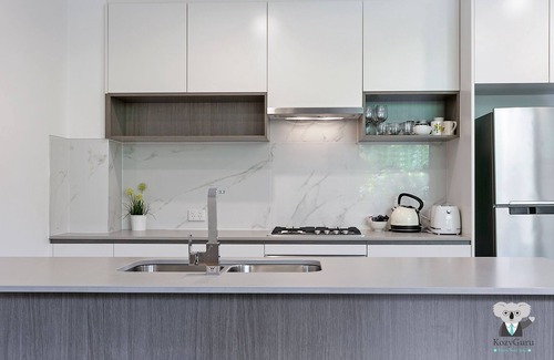 Waitara Apartment | KOZYGURU Waitara 2 Bed APT Train Station
