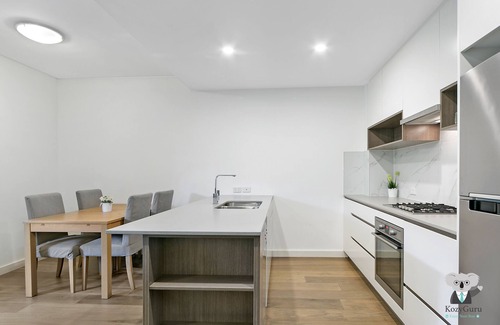 Waitara Apartment | KOZYGURU Waitara 2 Bed APT Train Station