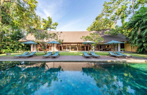 Padonan House | KR7001 - 7 Bedroom Villa in Kerobokan
